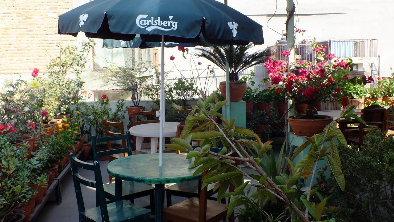 Hotel Dolphin Catmandu Exterior foto